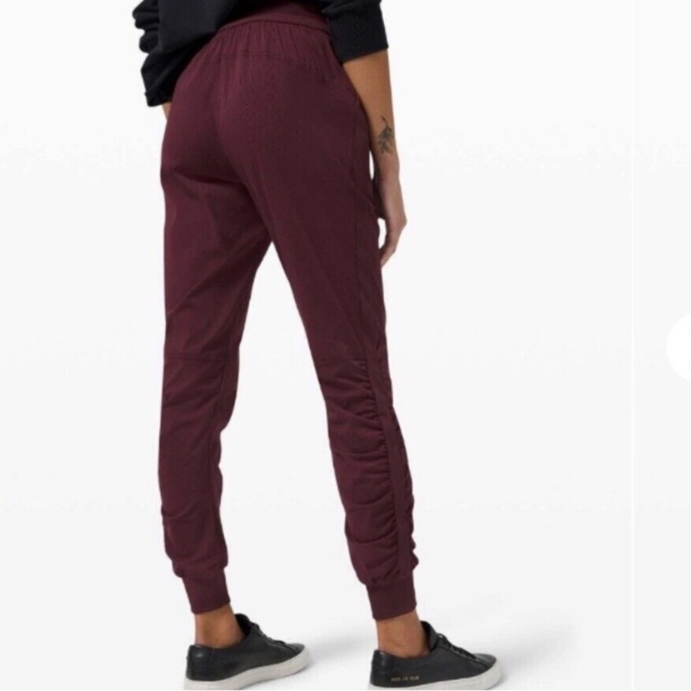 Lululemon Beyond The Studio Jogger